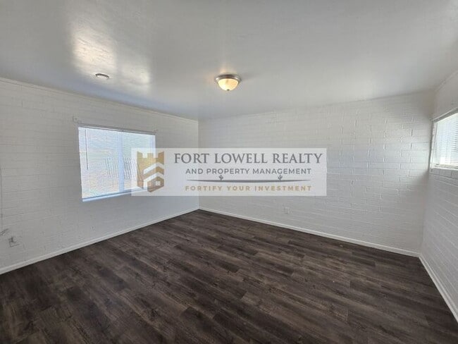 Photo - Modern 1 Bed / 1 Bath Apartment with Private Yard!