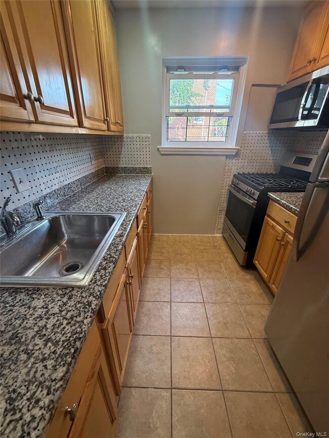 739 Adee Ave Unit 1
