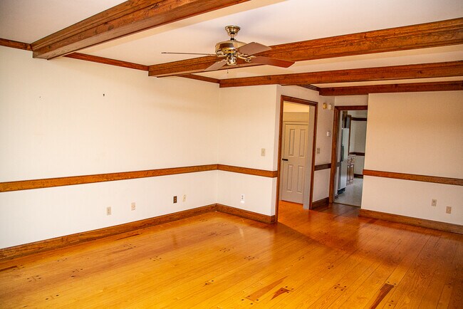 Photo - 1033 Hobbs Rd