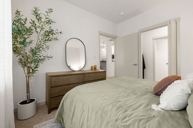 Photo - Bella On Broadway