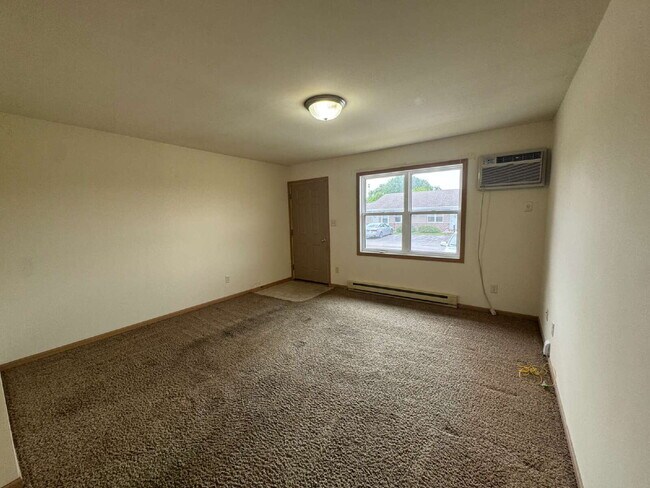 Photo - Beautiful 1BD/1B Apartment in Marseilles! Unit Apt. 5