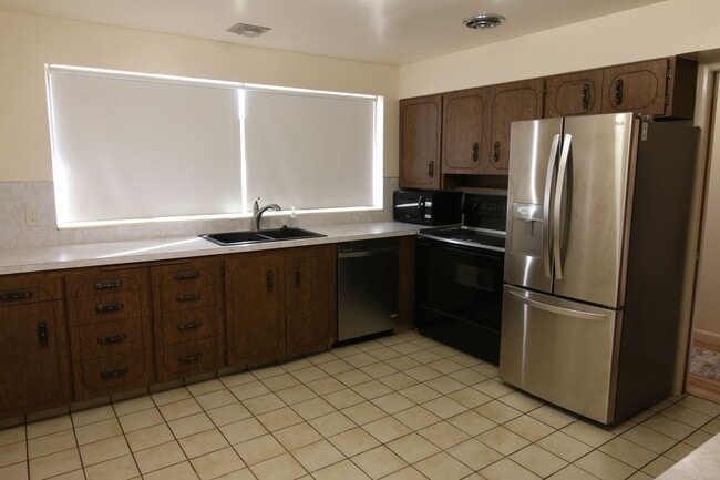 Photo - Lovely Home For Rent In Orem, UT