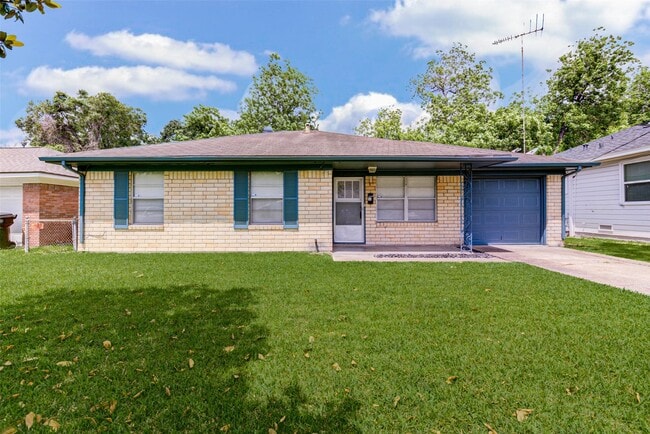 Building Photo - 5907 Nelwyn St Rental