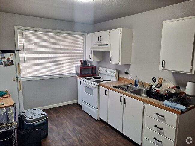 Building Photo - 1237 3rd Ave S Rental