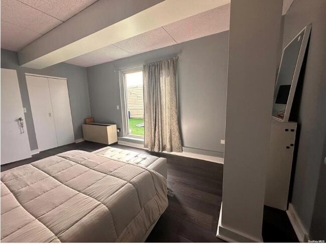 Photo - 1 Landmark Sq