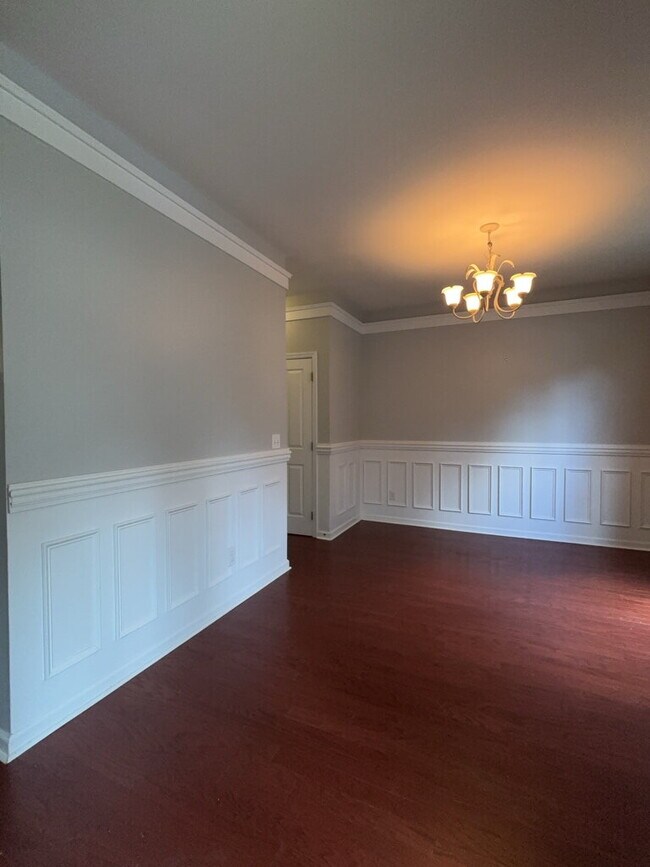 Photo - 202 Trillium Ave