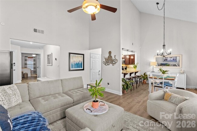 Photo - 19843 Henderson Rd Unit L