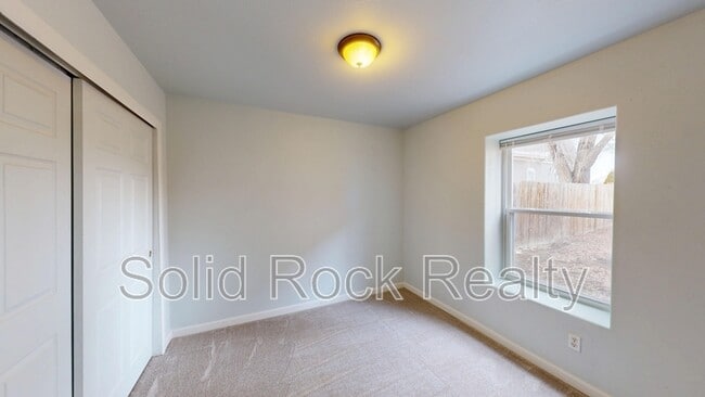 Photo - 712 E 3rd St Unit 1