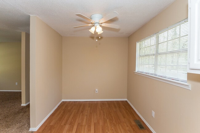 Photo - 4015 Goodwin Rd