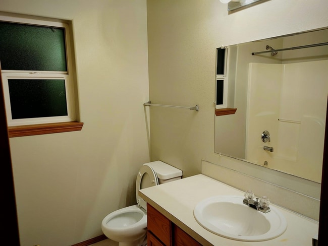 Building Photo - 1821 Fairview St NE