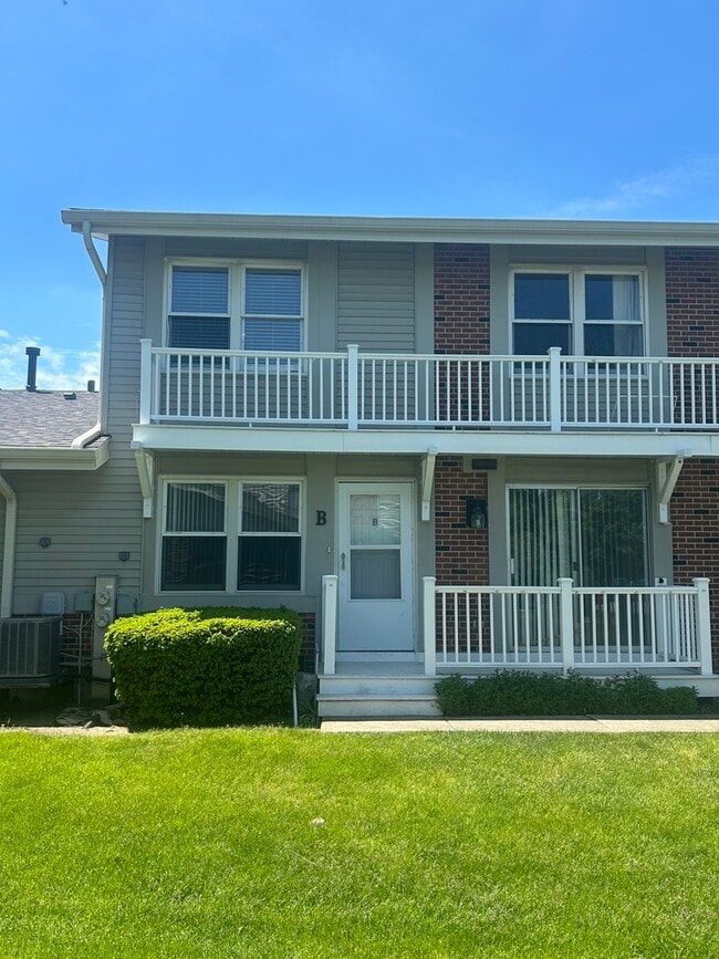 Building Photo - 305 Northwestern Ct