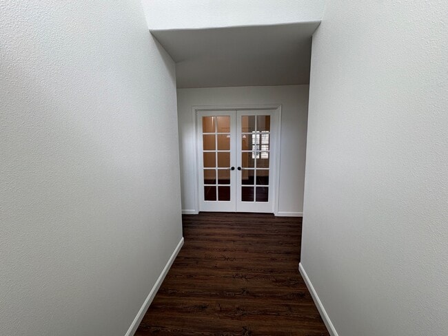 Photo - 697 Cromwell Ave