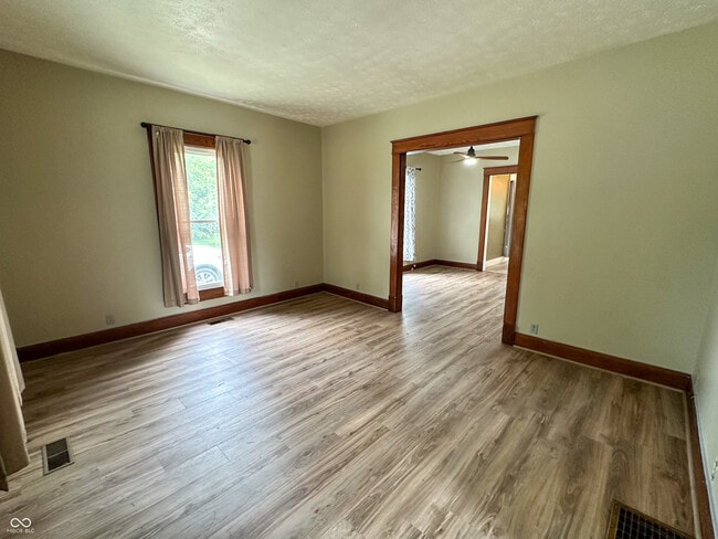 Photo - 408 W Walnut St