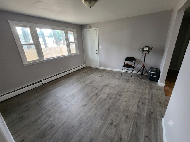 Photo - 2015-2017 Corbin Ave Unit 5