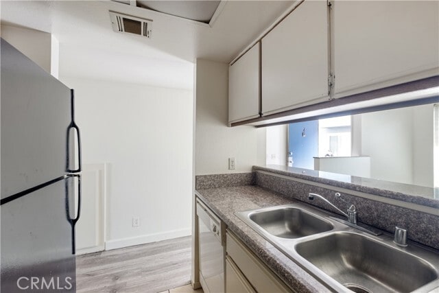 Photo - 2726 Menlo Ave