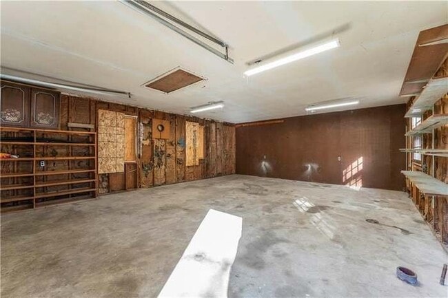 Photo - 2728 S Westport Rd