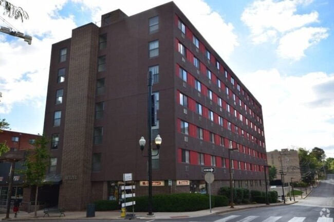 Building Photo - Hetzel Plaza-204 Unit 204 Rental