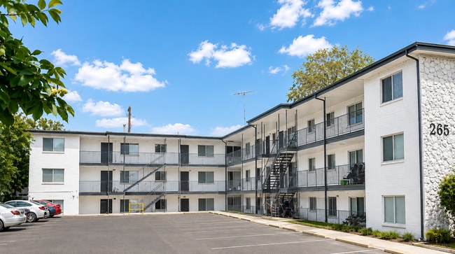 Building Photo - NEW Fall Contracts available - August 2026 to August 2026 2-Bedroom Apartment, Close to BYU campus Unit 35