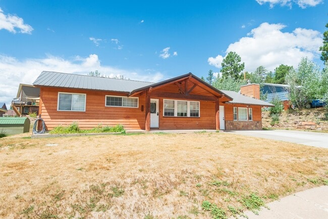 Photo - 307 N 3rd St