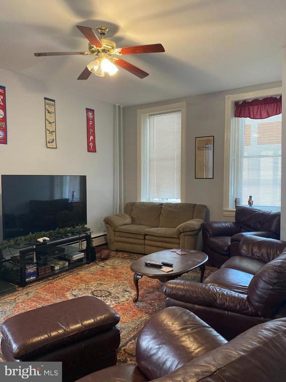 Building Photo - 450 Seville St