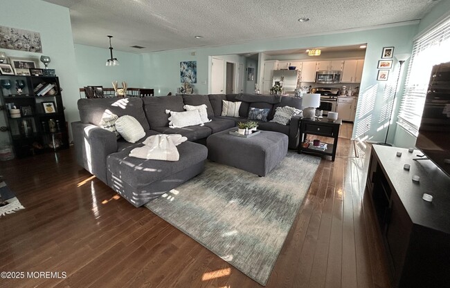 Photo - 182 Tulip Ln