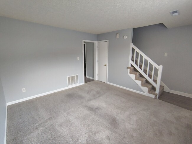 Building Photo - 16 Duiguid Dr