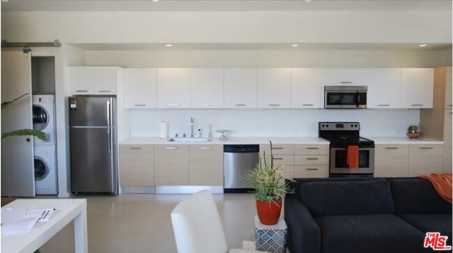 1107 Venice Blvd. Unit 201