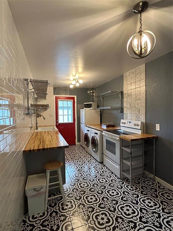 Photo - 5030 N Hall St