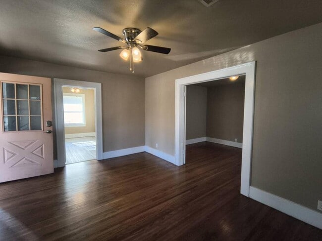 Photo - 814 S St Louis Ave