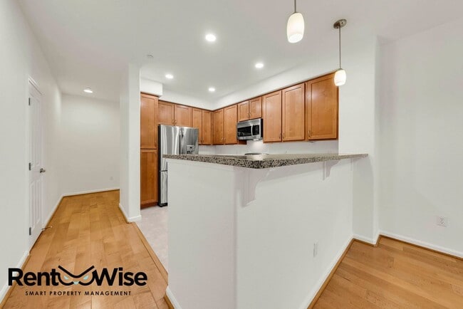 Photo - 1388 Broadway Unit 189