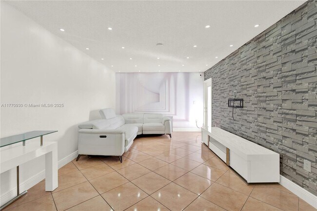 Building Photo - 5665 W 20th Ave Unit 415 Rental