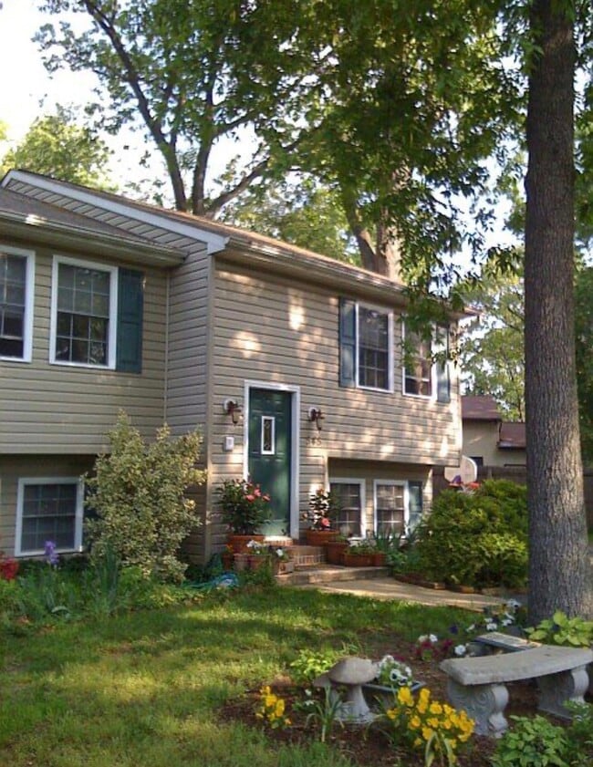 Building Photo - 545 Old Stage Rd