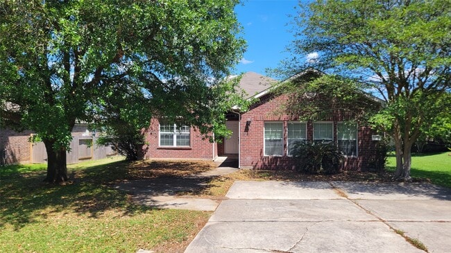 Building Photo - 13272 Skyline Dr
