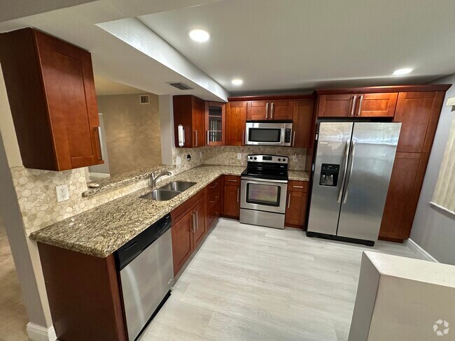 Building Photo - 2201 Lucaya Bend Unit M1 Rental