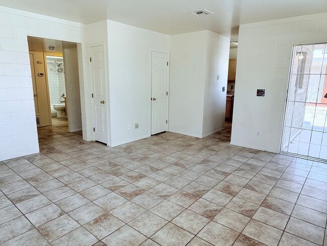 Photo - 420 E Glenn St Unit 1