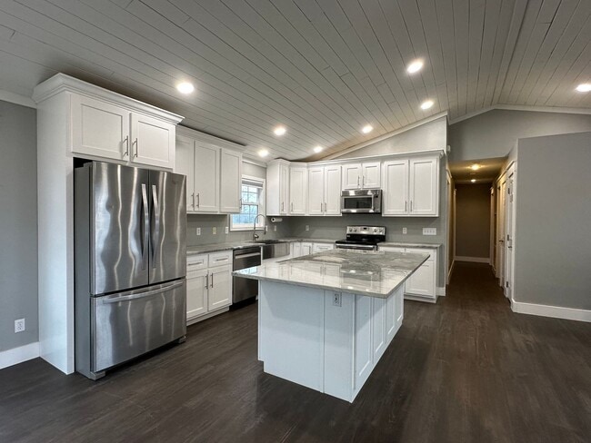 Photo - 4 Bedroom/3 Bathroom House in Piney Flats, TN