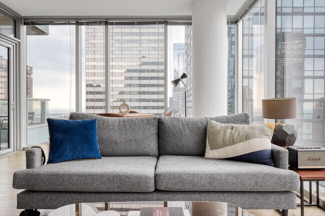 Photo - 201 N Garland Ct Unidad FL30-ID1392