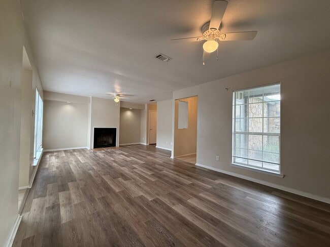 Photo - Cozy and clean 3 bedroom 2 bath townhouse AVAILABLE NOW!