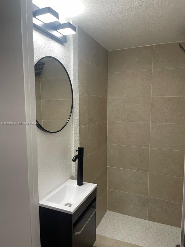 Photo - 217 SW 21st Ave Unit 2
