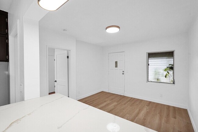 Photo - 749 NE 122nd St Unidad 4