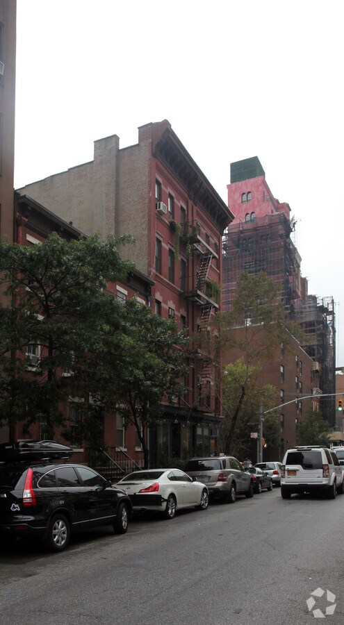 Photo - 713 Washington St