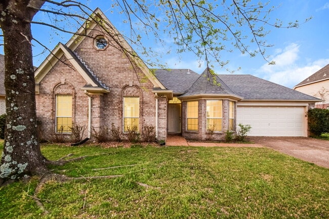 Building Photo - 10283 Green Moss Dr N