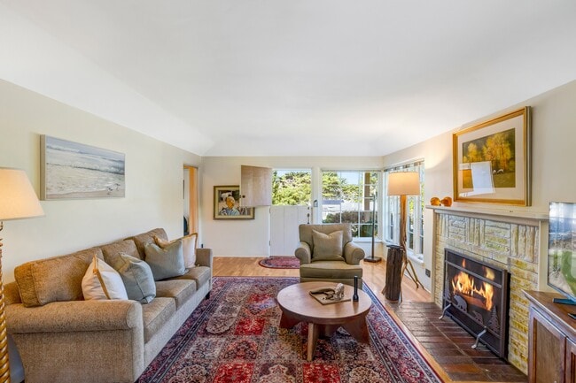 Photo - 969 Egan Ave