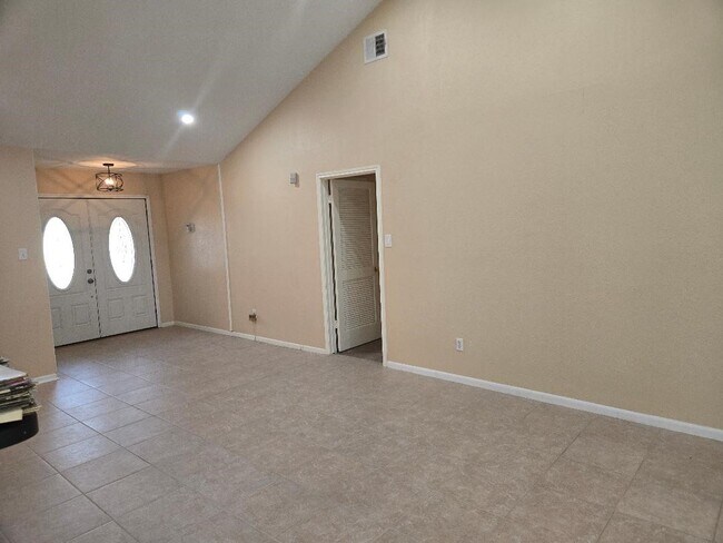 Photo - 7911 Southmeadow Dr