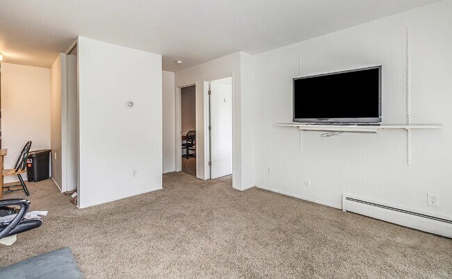 Photo - 1327 Wilmot St