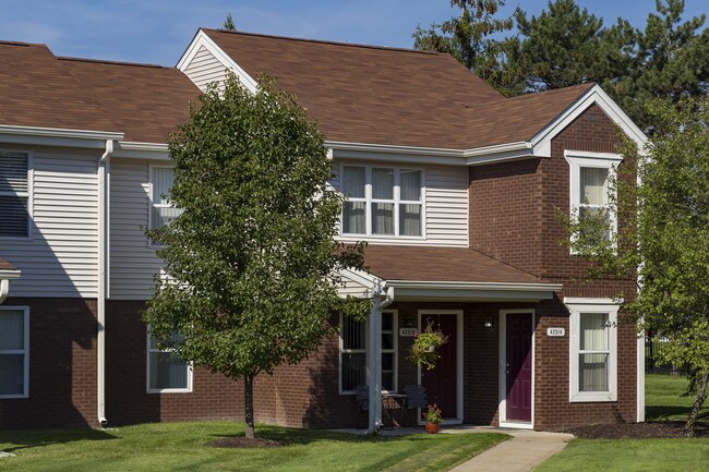 Clinton Place Apartments For Rent In Clinton Township Mi Forrent Com