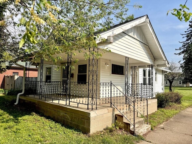 2201 College Ave