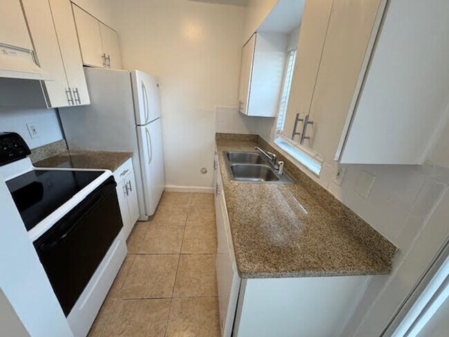 100 SW 10th St Ft. Lauderdale, FL 33315