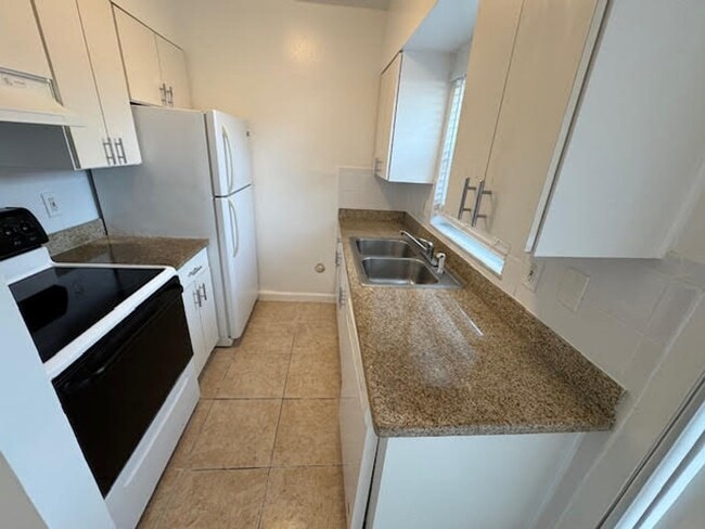 Photo - 100 SW 10th St