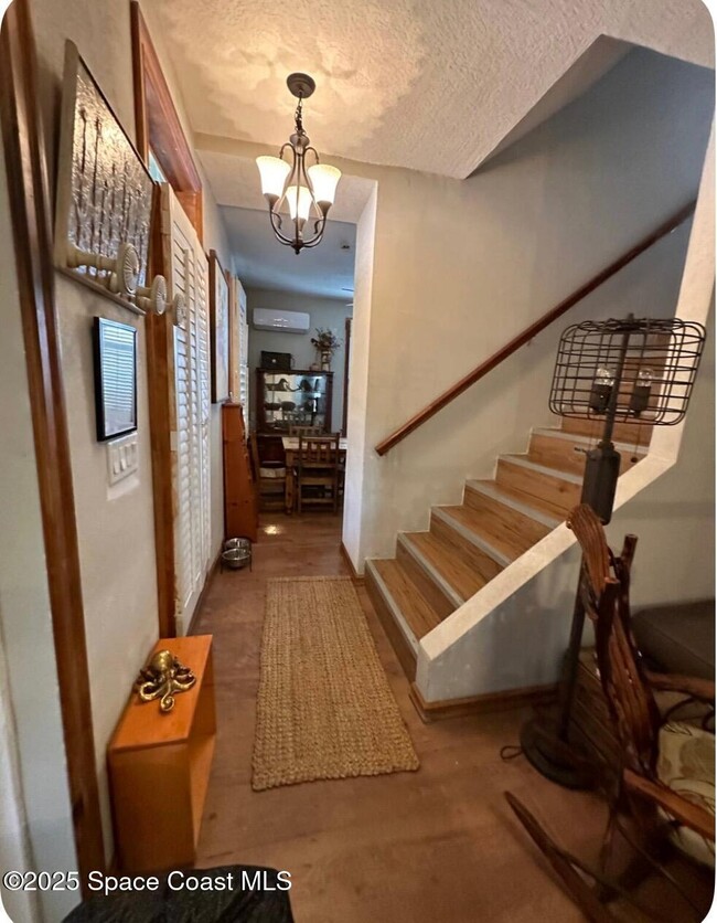 Photo - 1467 Guava Ave